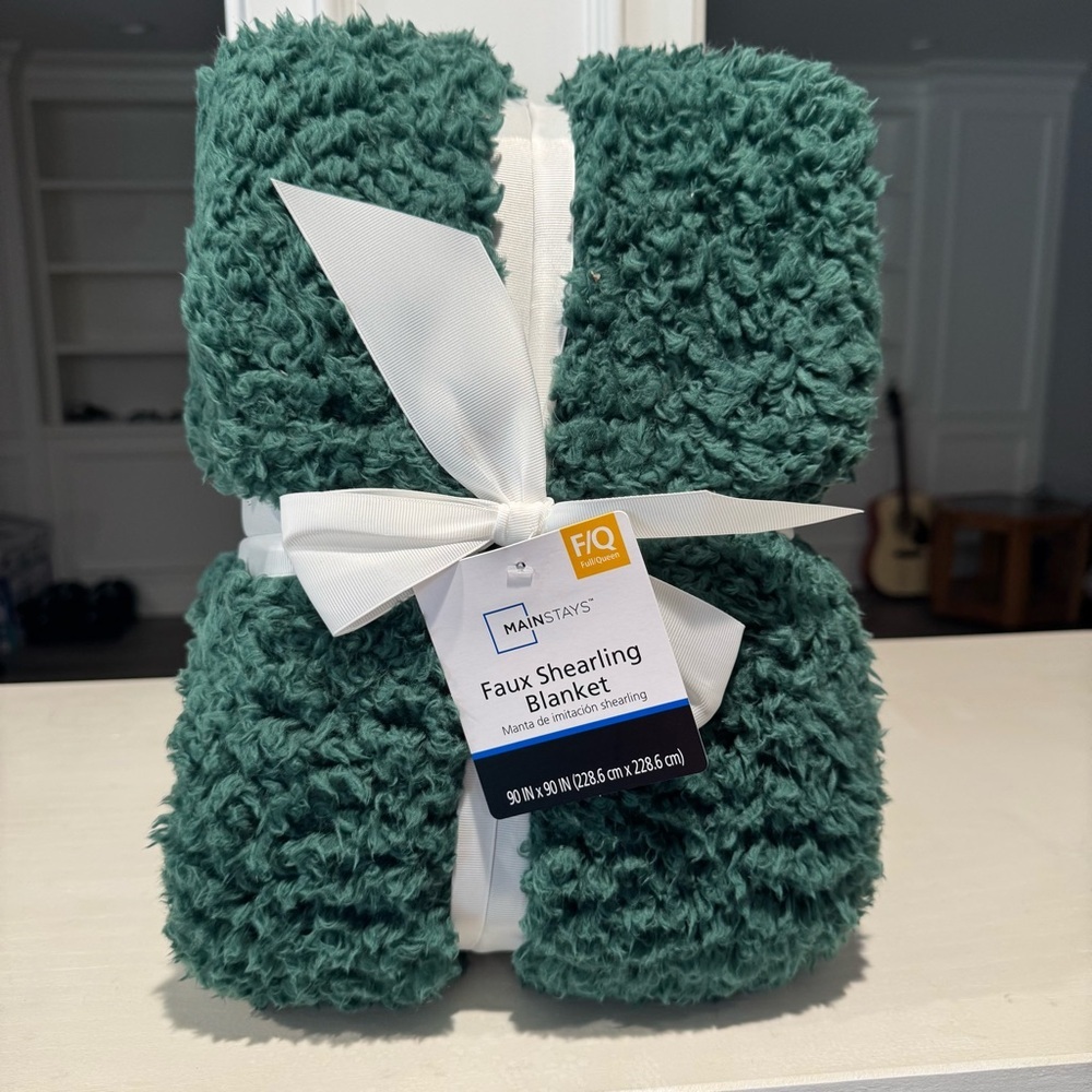 Mainstays Green Faux Shearling Blanket